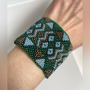 Huichol geometric pattern ethnic bohemian bracelet